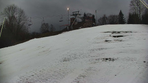 Skiareál Karolinka - Otočná kamera na sjezdovce - 5.12.2025 v 08:40 Skiareál Karolinka - Otočná kamera na sjezdovce - 5.12.2025 v 08:40