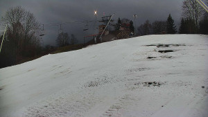 Skiareál Karolinka - Otočná kamera na sjezdovce - 5.12.2025 v 08:50 Skiareál Karolinka - Otočná kamera na sjezdovce - 5.12.2025 v 08:50