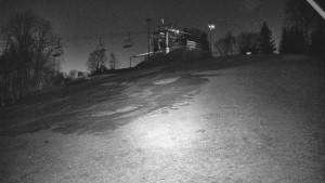 Skiareál Karolinka - Otočná kamera na sjezdovce - 13.12.2025 v 06:10 Skiareál Karolinka - Otočná kamera na sjezdovce - 13.12.2025 v 06:10