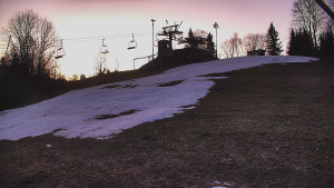 Skiareál Karolinka - Otočná kamera na sjezdovce - 13.12.2025 v 07:10 Skiareál Karolinka - Otočná kamera na sjezdovce - 13.12.2025 v 07:10