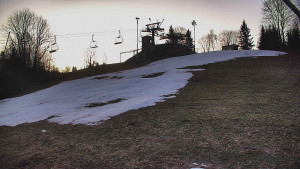 Skiareál Karolinka - Otočná kamera na sjezdovce - 13.12.2025 v 07:15 Skiareál Karolinka - Otočná kamera na sjezdovce - 13.12.2025 v 07:15