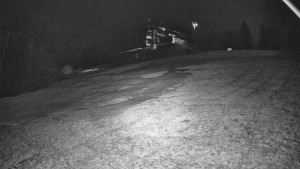 Skiareál Karolinka - Otočná kamera na sjezdovce - 19.12.2025 v 06:32 Skiareál Karolinka - Otočná kamera na sjezdovce - 19.12.2025 v 06:32