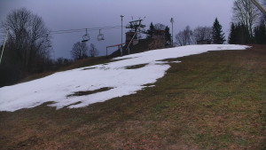 Skiareál Karolinka - Otočná kamera na sjezdovce - 19.12.2025 v 07:15 Skiareál Karolinka - Otočná kamera na sjezdovce - 19.12.2025 v 07:15