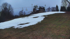 Skiareál Karolinka - Otočná kamera na sjezdovce - 19.12.2025 v 07:35 Skiareál Karolinka - Otočná kamera na sjezdovce - 19.12.2025 v 07:35
