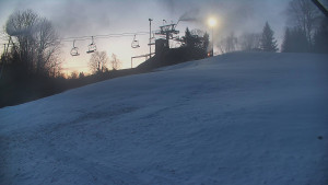 Skiareál Karolinka - Otočná kamera na sjezdovce - 25.12.2025 v 07:15 Skiareál Karolinka - Otočná kamera na sjezdovce - 25.12.2025 v 07:15