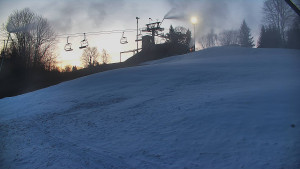 Skiareál Karolinka - Otočná kamera na sjezdovce - 25.12.2025 v 07:20 Skiareál Karolinka - Otočná kamera na sjezdovce - 25.12.2025 v 07:20