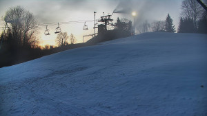 Skiareál Karolinka - Otočná kamera na sjezdovce - 25.12.2025 v 07:25 Skiareál Karolinka - Otočná kamera na sjezdovce - 25.12.2025 v 07:25