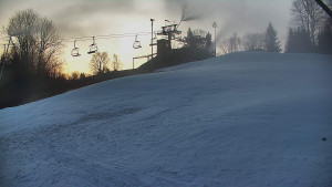 Skiareál Karolinka - Otočná kamera na sjezdovce - 25.12.2025 v 07:35 Skiareál Karolinka - Otočná kamera na sjezdovce - 25.12.2025 v 07:35