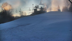 Skiareál Karolinka - Otočná kamera na sjezdovce - 25.12.2025 v 08:35 Skiareál Karolinka - Otočná kamera na sjezdovce - 25.12.2025 v 08:35