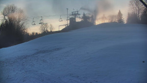 Skiareál Karolinka - Otočná kamera na sjezdovce - 25.12.2025 v 08:45 Skiareál Karolinka - Otočná kamera na sjezdovce - 25.12.2025 v 08:45