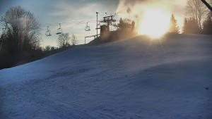 Skiareál Karolinka - Otočná kamera na sjezdovce - 25.12.2025 v 09:15 Skiareál Karolinka - Otočná kamera na sjezdovce - 25.12.2025 v 09:15