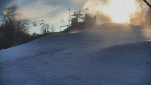 Skiareál Karolinka - Otočná kamera na sjezdovce - 25.12.2025 v 09:35 Skiareál Karolinka - Otočná kamera na sjezdovce - 25.12.2025 v 09:35