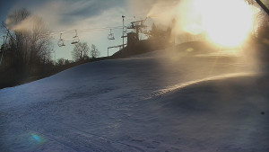 Skiareál Karolinka - Otočná kamera na sjezdovce - 25.12.2025 v 09:50 Skiareál Karolinka - Otočná kamera na sjezdovce - 25.12.2025 v 09:50