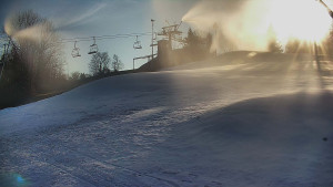 Skiareál Karolinka - Otočná kamera na sjezdovce - 25.12.2025 v 10:10 Skiareál Karolinka - Otočná kamera na sjezdovce - 25.12.2025 v 10:10