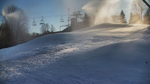 Skiareál Karolinka - Otočná kamera na sjezdovce - 25.12.2025 v 11:02 Skiareál Karolinka - Otočná kamera na sjezdovce - 25.12.2025 v 11:02