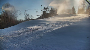 Skiareál Karolinka - Otočná kamera na sjezdovce - 25.12.2025 v 11:15 Skiareál Karolinka - Otočná kamera na sjezdovce - 25.12.2025 v 11:15