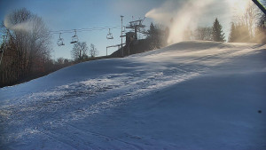Skiareál Karolinka - Otočná kamera na sjezdovce - 25.12.2025 v 11:20 Skiareál Karolinka - Otočná kamera na sjezdovce - 25.12.2025 v 11:20