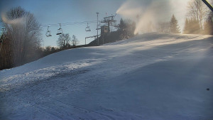 Skiareál Karolinka - Otočná kamera na sjezdovce - 25.12.2025 v 11:40 Skiareál Karolinka - Otočná kamera na sjezdovce - 25.12.2025 v 11:40