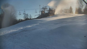 Skiareál Karolinka - Otočná kamera na sjezdovce - 25.12.2025 v 11:50 Skiareál Karolinka - Otočná kamera na sjezdovce - 25.12.2025 v 11:50