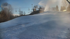 Skiareál Karolinka - Otočná kamera na sjezdovce - 25.12.2025 v 12:20 Skiareál Karolinka - Otočná kamera na sjezdovce - 25.12.2025 v 12:20