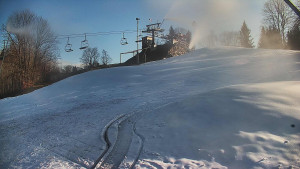 Skiareál Karolinka - Otočná kamera na sjezdovce - 25.12.2025 v 12:45 Skiareál Karolinka - Otočná kamera na sjezdovce - 25.12.2025 v 12:45