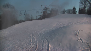 Skiareál Karolinka - Otočná kamera na sjezdovce - 25.12.2025 v 16:15 Skiareál Karolinka - Otočná kamera na sjezdovce - 25.12.2025 v 16:15