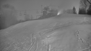 Skiareál Karolinka - Otočná kamera na sjezdovce - 25.12.2025 v 16:35 Skiareál Karolinka - Otočná kamera na sjezdovce - 25.12.2025 v 16:35