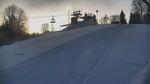 Skiareál Karolinka - Otočná kamera na sjezdovce - 12.1.2026 v 07:25 Skiareál Karolinka - Otočná kamera na sjezdovce - 12.1.2026 v 07:25