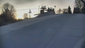 Skiareál Karolinka - Otočná kamera na sjezdovce - 12.1.2026 v 07:32 Skiareál Karolinka - Otočná kamera na sjezdovce - 12.1.2026 v 07:32