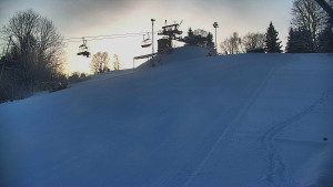 Skiareál Karolinka - Otočná kamera na sjezdovce - 12.1.2026 v 08:05 Skiareál Karolinka - Otočná kamera na sjezdovce - 12.1.2026 v 08:05