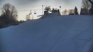 Skiareál Karolinka - Otočná kamera na sjezdovce - 12.1.2026 v 08:20 Skiareál Karolinka - Otočná kamera na sjezdovce - 12.1.2026 v 08:20