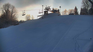 Skiareál Karolinka - Otočná kamera na sjezdovce - 12.1.2026 v 08:32 Skiareál Karolinka - Otočná kamera na sjezdovce - 12.1.2026 v 08:32