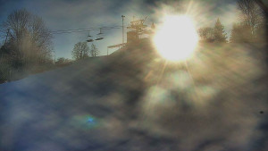 Skiareál Karolinka - Otočná kamera na sjezdovce - 12.1.2026 v 09:05 Skiareál Karolinka - Otočná kamera na sjezdovce - 12.1.2026 v 09:05