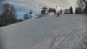 Skiareál Karolinka - Otočná kamera na sjezdovce - 12.1.2026 v 12:50 Skiareál Karolinka - Otočná kamera na sjezdovce - 12.1.2026 v 12:50