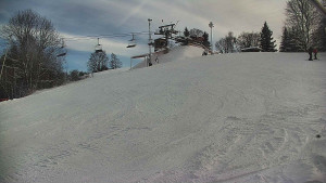 Skiareál Karolinka - Otočná kamera na sjezdovce - 12.1.2026 v 13:20 Skiareál Karolinka - Otočná kamera na sjezdovce - 12.1.2026 v 13:20