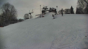 Skiareál Karolinka - Otočná kamera na sjezdovce - 12.1.2026 v 14:20 Skiareál Karolinka - Otočná kamera na sjezdovce - 12.1.2026 v 14:20