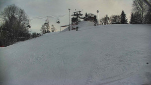 Skiareál Karolinka - Otočná kamera na sjezdovce - 12.1.2026 v 14:55 Skiareál Karolinka - Otočná kamera na sjezdovce - 12.1.2026 v 14:55