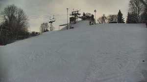 Skiareál Karolinka - Otočná kamera na sjezdovce - 12.1.2026 v 15:02 Skiareál Karolinka - Otočná kamera na sjezdovce - 12.1.2026 v 15:02