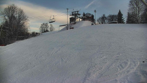 Skiareál Karolinka - Otočná kamera na sjezdovce - 12.1.2026 v 15:25 Skiareál Karolinka - Otočná kamera na sjezdovce - 12.1.2026 v 15:25