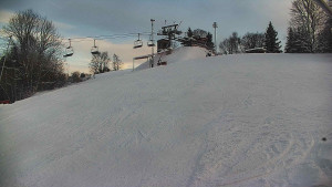 Skiareál Karolinka - Otočná kamera na sjezdovce - 12.1.2026 v 15:32 Skiareál Karolinka - Otočná kamera na sjezdovce - 12.1.2026 v 15:32