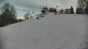 Skiareál Karolinka - Otočná kamera na sjezdovce - 12.1.2026 v 15:50 Skiareál Karolinka - Otočná kamera na sjezdovce - 12.1.2026 v 15:50