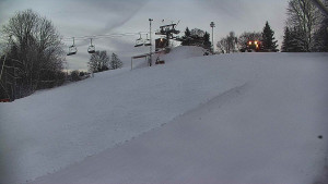 Skiareál Karolinka - Otočná kamera na sjezdovce - 12.1.2026 v 16:05 Skiareál Karolinka - Otočná kamera na sjezdovce - 12.1.2026 v 16:05