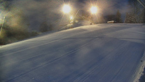 Skiareál Karolinka - Otočná kamera na sjezdovce - 12.1.2026 v 16:45 Skiareál Karolinka - Otočná kamera na sjezdovce - 12.1.2026 v 16:45