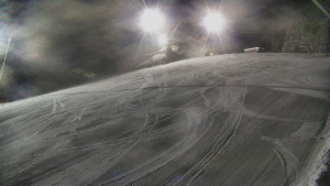 Skiareál Karolinka - Otočná kamera na sjezdovce - 12.1.2026 v 17:50 Skiareál Karolinka - Otočná kamera na sjezdovce - 12.1.2026 v 17:50