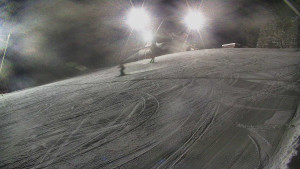 Skiareál Karolinka - Otočná kamera na sjezdovce - 12.1.2026 v 18:25 Skiareál Karolinka - Otočná kamera na sjezdovce - 12.1.2026 v 18:25