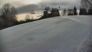 Skiareál Karolinka - Otočná kamera na sjezdovce - 10.3.2026 v 08:32 Skiareál Karolinka - Otočná kamera na sjezdovce - 10.3.2026 v 08:32