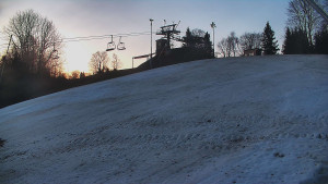 Skiareál Karolinka - Otočná kamera na sjezdovce - 19.3.2026 v 05:35 Skiareál Karolinka - Otočná kamera na sjezdovce - 19.3.2026 v 05:35