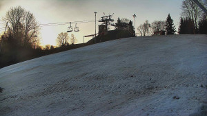 Skiareál Karolinka - Otočná kamera na sjezdovce - 19.3.2026 v 06:20 Skiareál Karolinka - Otočná kamera na sjezdovce - 19.3.2026 v 06:20