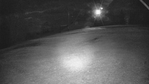 Skiareál Karolinka - Otočná kamera na sjezdovce - 14.4.2026 v 04:55 Skiareál Karolinka - Otočná kamera na sjezdovce - 14.4.2026 v 04:55