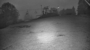 Skiareál Karolinka - Otočná kamera na sjezdovce - 18.5.2026 v 04:20 Skiareál Karolinka - Otočná kamera na sjezdovce - 18.5.2026 v 04:20